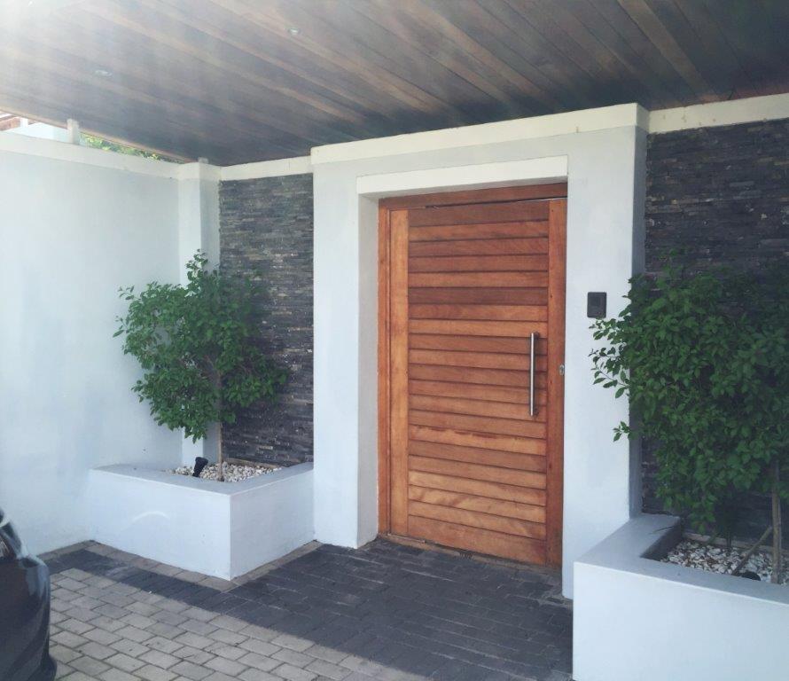 To Let commercial Property for Rent in Claremont Western Cape